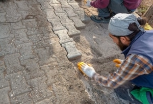 Büyükşehir Belediyesi mezarlık bakım ve onarım çalışmalarını il geneline yaydı - mezarliklar 1