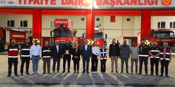 Tuşba’da itfaiye ekiplerine plaket verildi