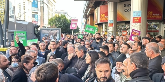 Van’da kayyım protestosuna polis engeli