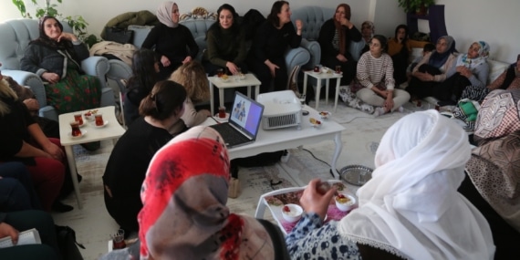 Tuşba’da kadınlara yönelik şiddetle mücadele, sağlık ve hukuk atölyesi