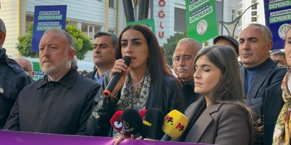 Van’da abluka altında kayyım protestosu