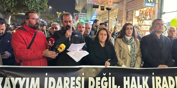 Van’da meşaleli kayyım protestosu