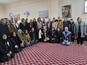 Van'da ‘Zerif Hatun Kadın Dinlenme Evi’ görkemli bir törenle hizmete açıldı - kadin evi1