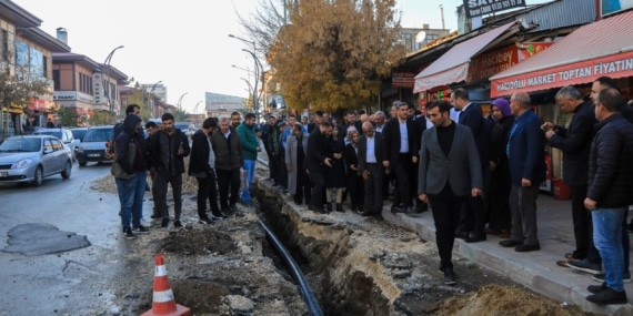 VASKİ Erciş’teki içme suyu hatlarını yenileyerek asbest boruları değiştiriyor