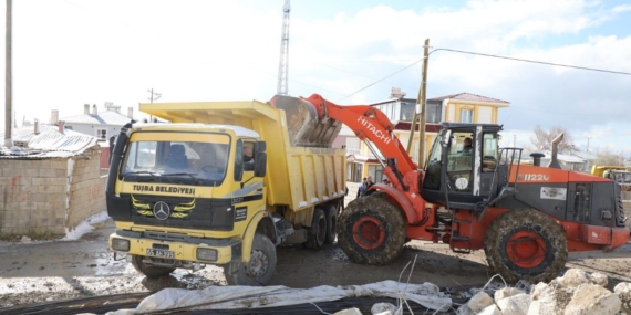 Van’da kaçak yapıların yıkımına başlandı