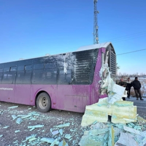 Van Belediyesi halk otobüsü Gevaş yolunda kaza yaptı - IMG 20250106 WA0054